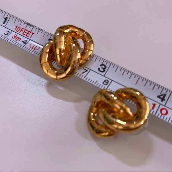 Vintage 80 90 Retro Omega Snake Chain Infinite Knot Heavy Gold Pierced Earrings - Picture 7 of 13
